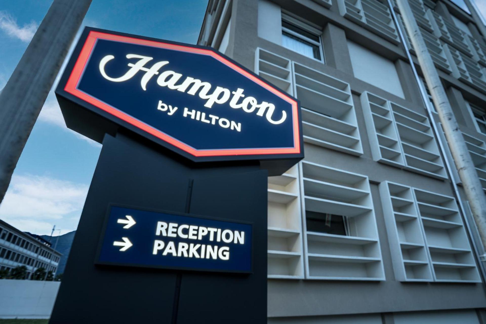 Hampton By Hilton Locarno Hotel Losone Exterior photo