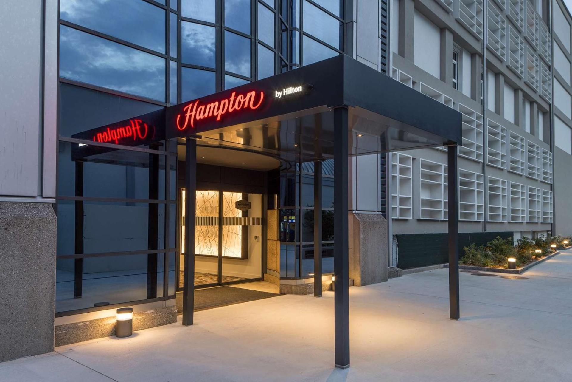 Hampton By Hilton Locarno Hotel Losone Exterior photo